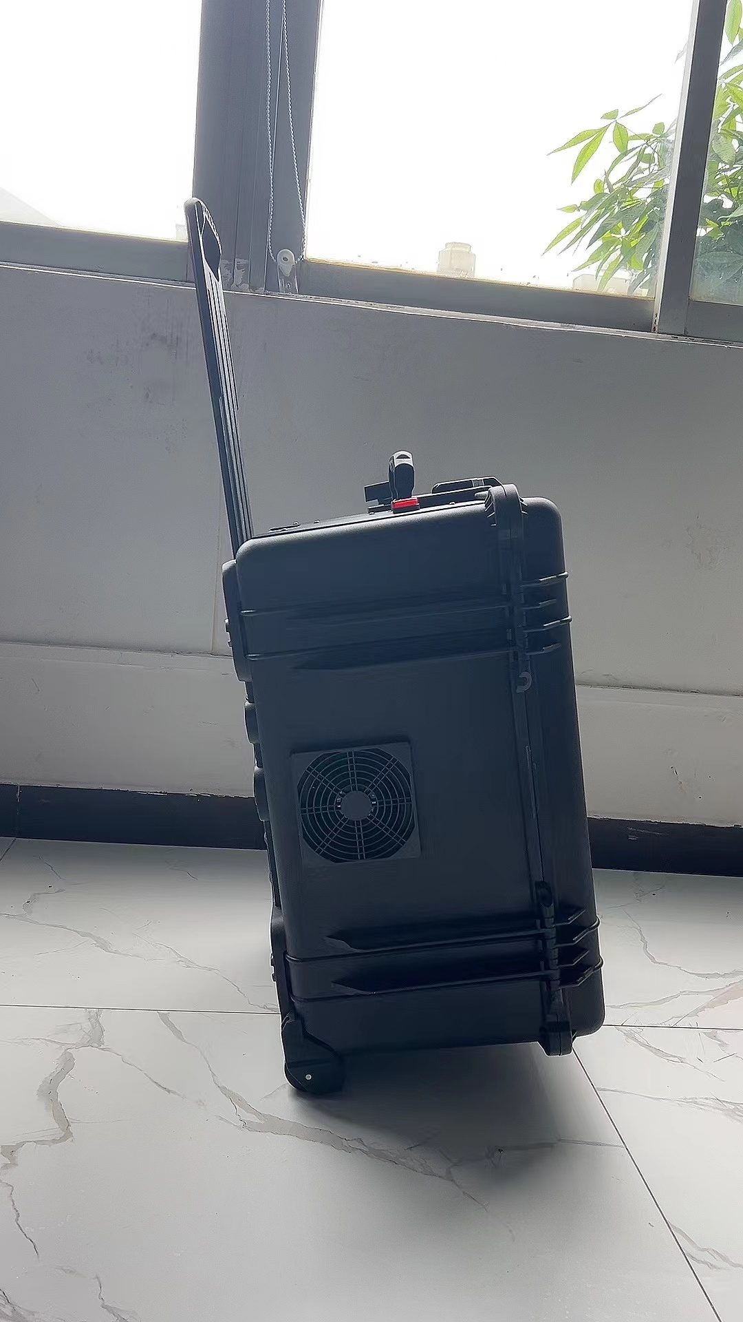 玉树手拉箱型移动通信干扰器